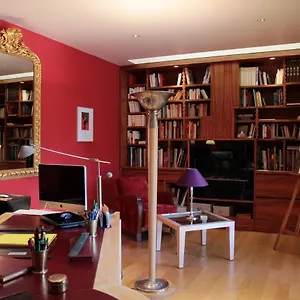 https://maison-mouillard.hotels-rhonealpes.com