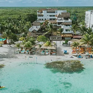 https://40-canones-mahahual.quintano-roohotels.com